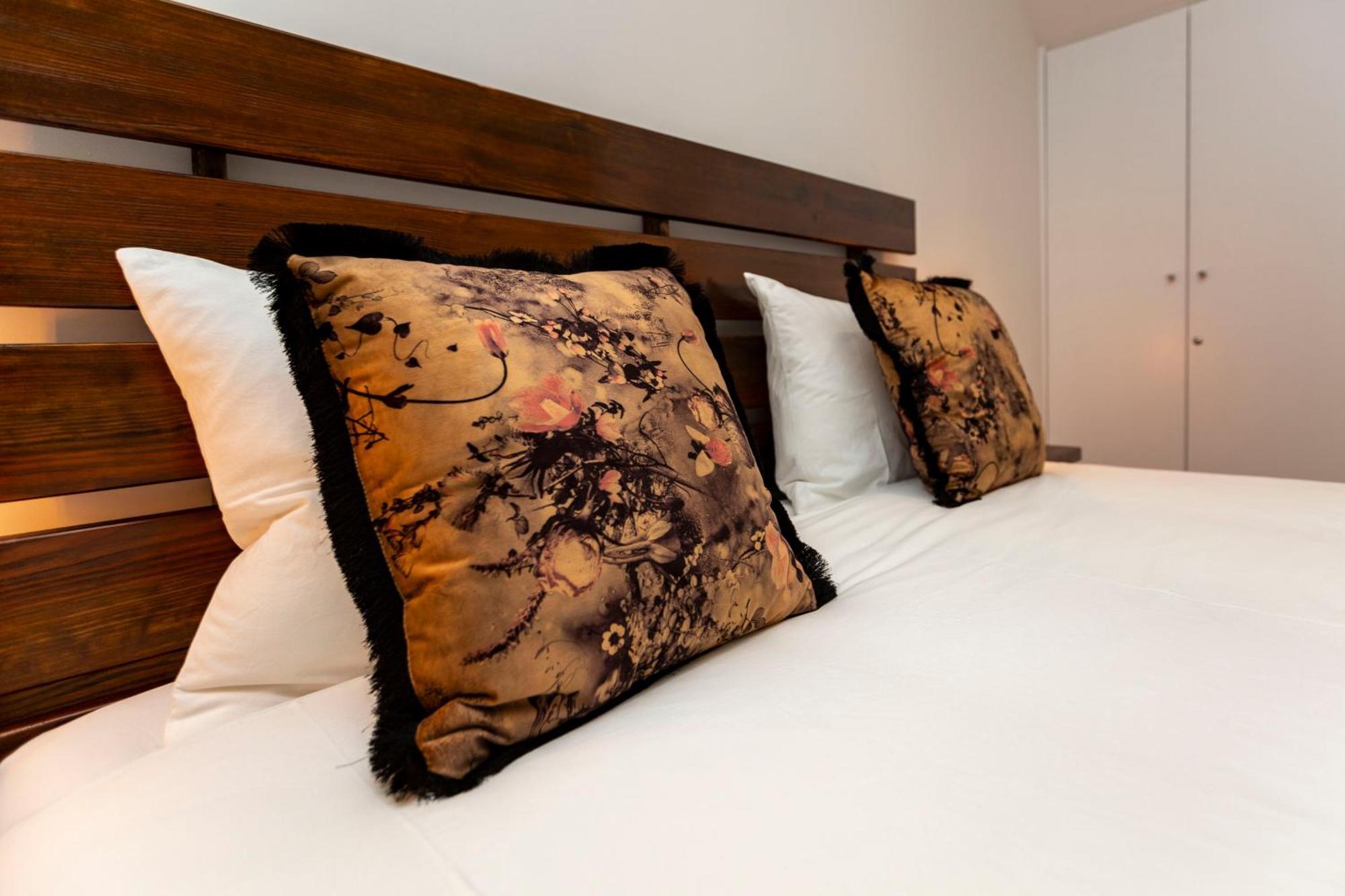 Classy Belas Artes Porto Luaran gambar