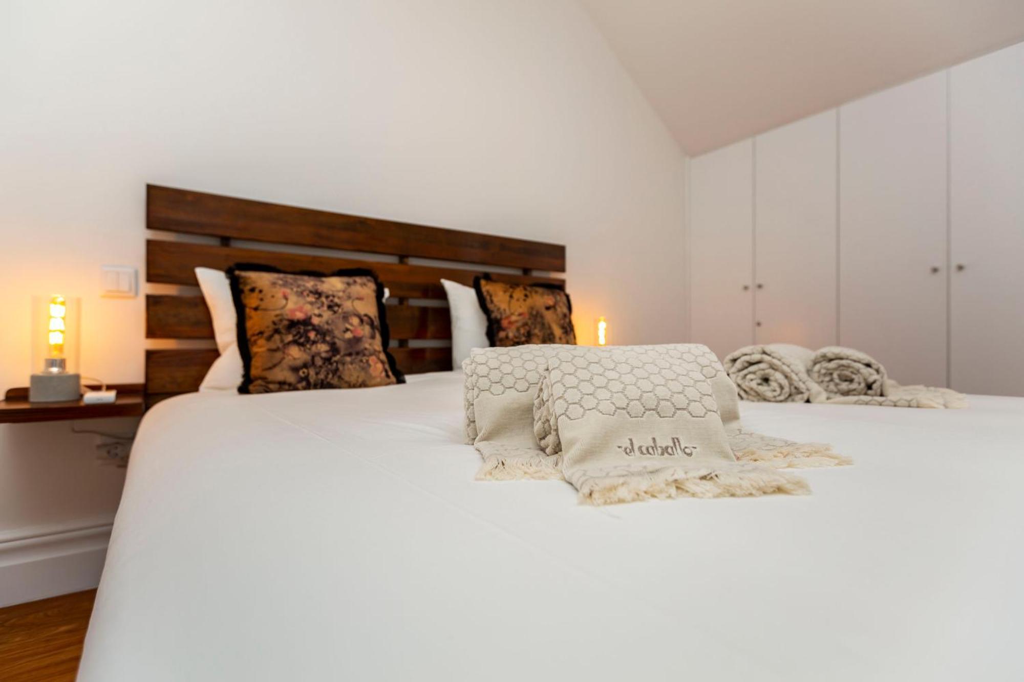 Classy Belas Artes Porto Luaran gambar